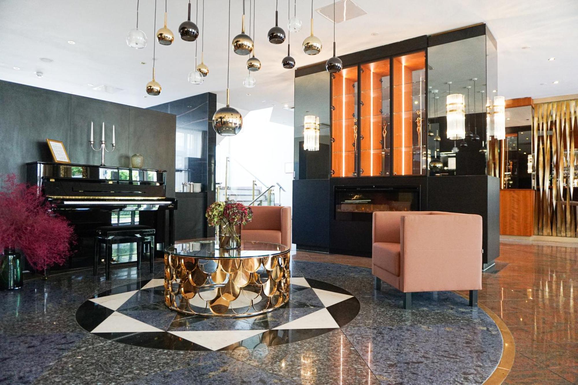 Western Delta Park Hotel