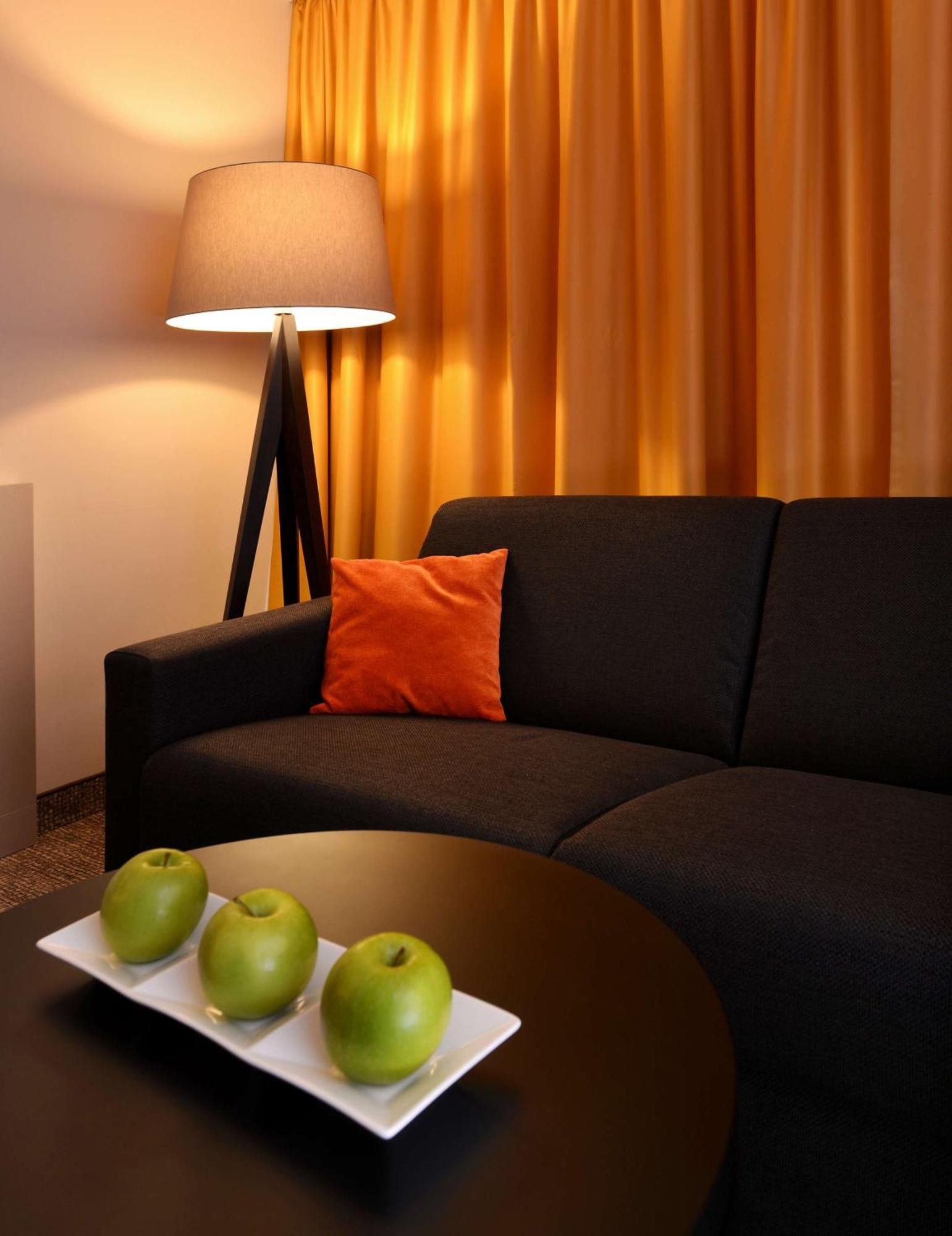 Hotel Western Delta Park 4*