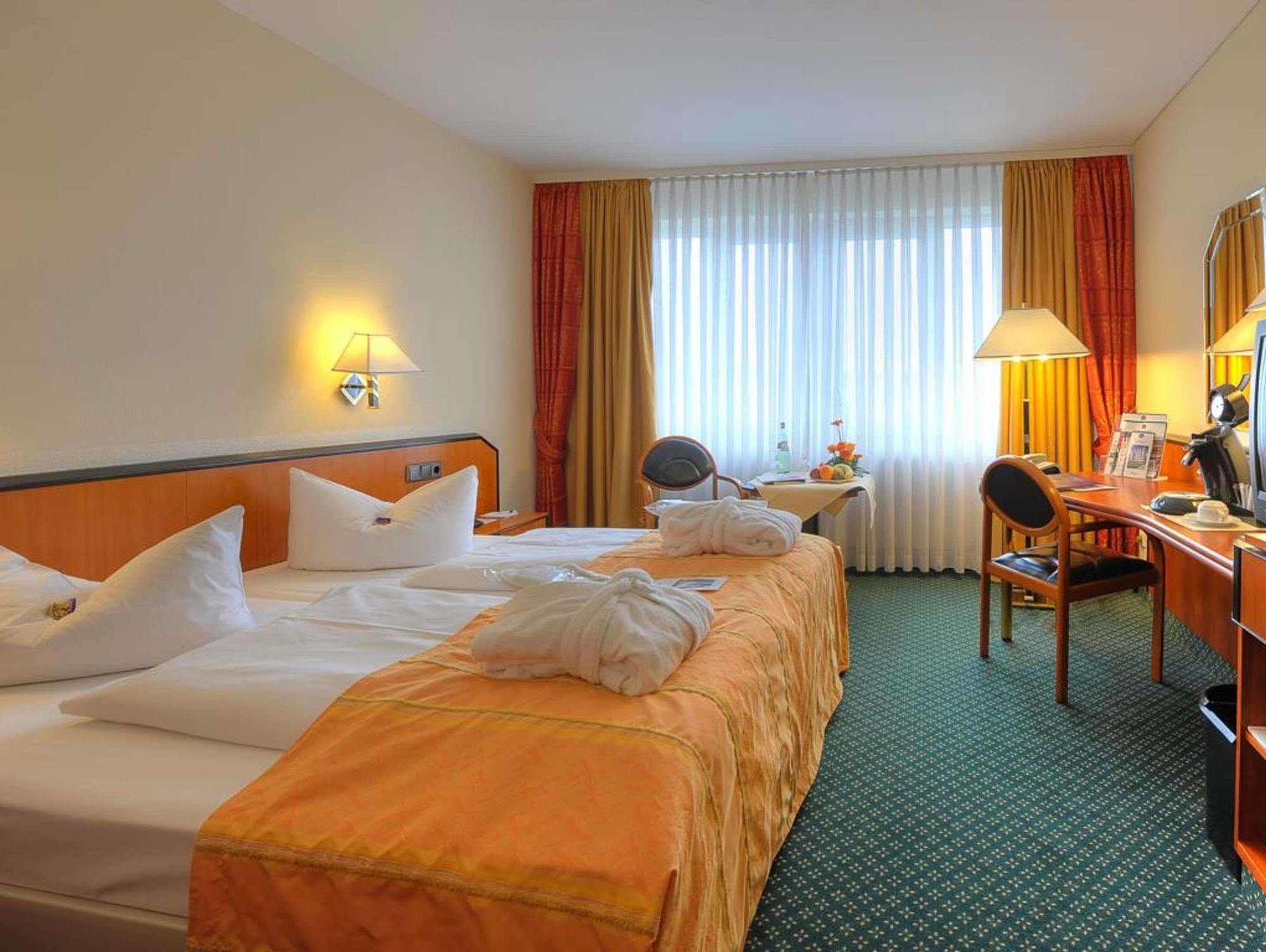 Western Delta Park 4*