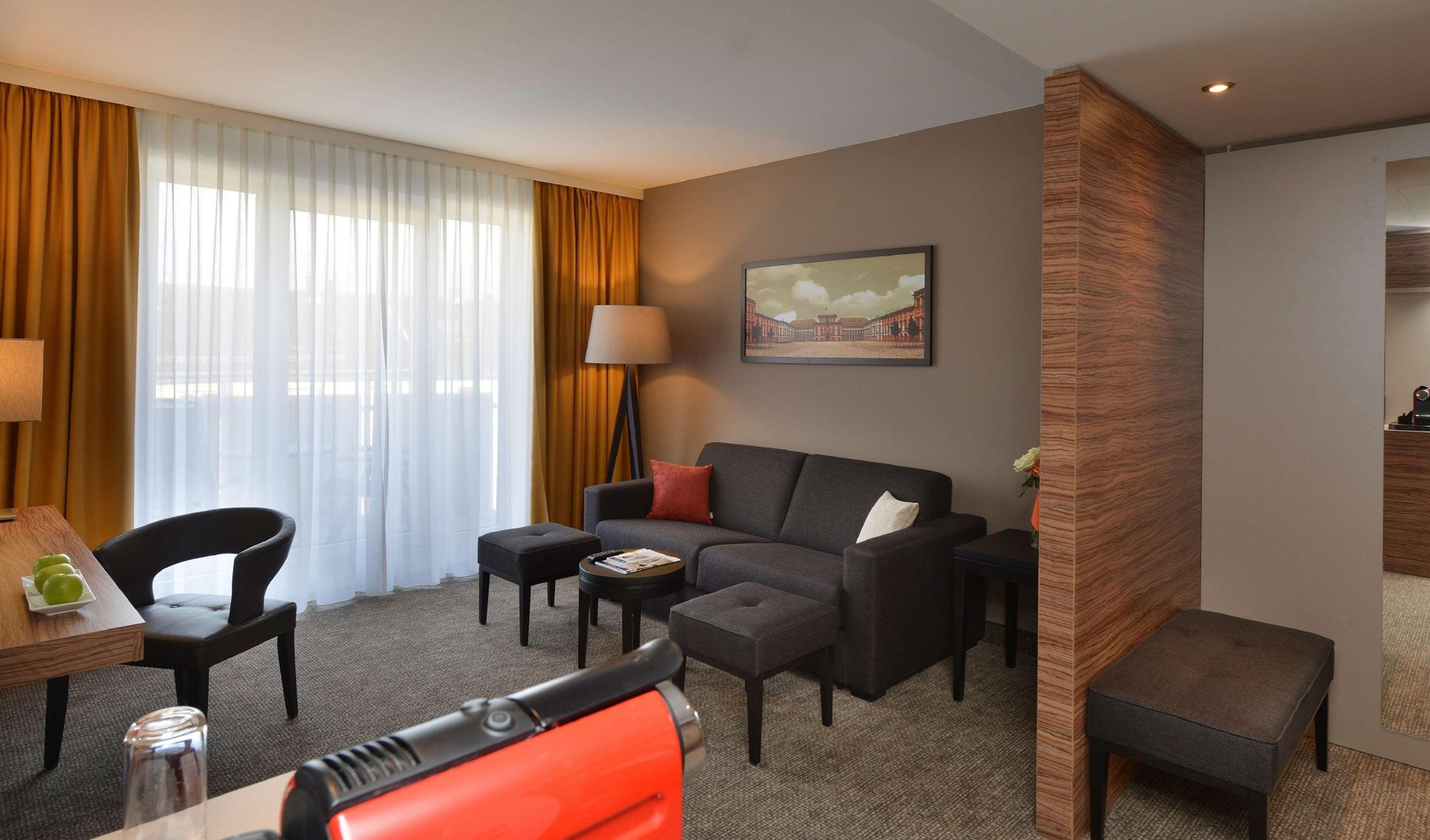 Hotel Western Delta Park 4*