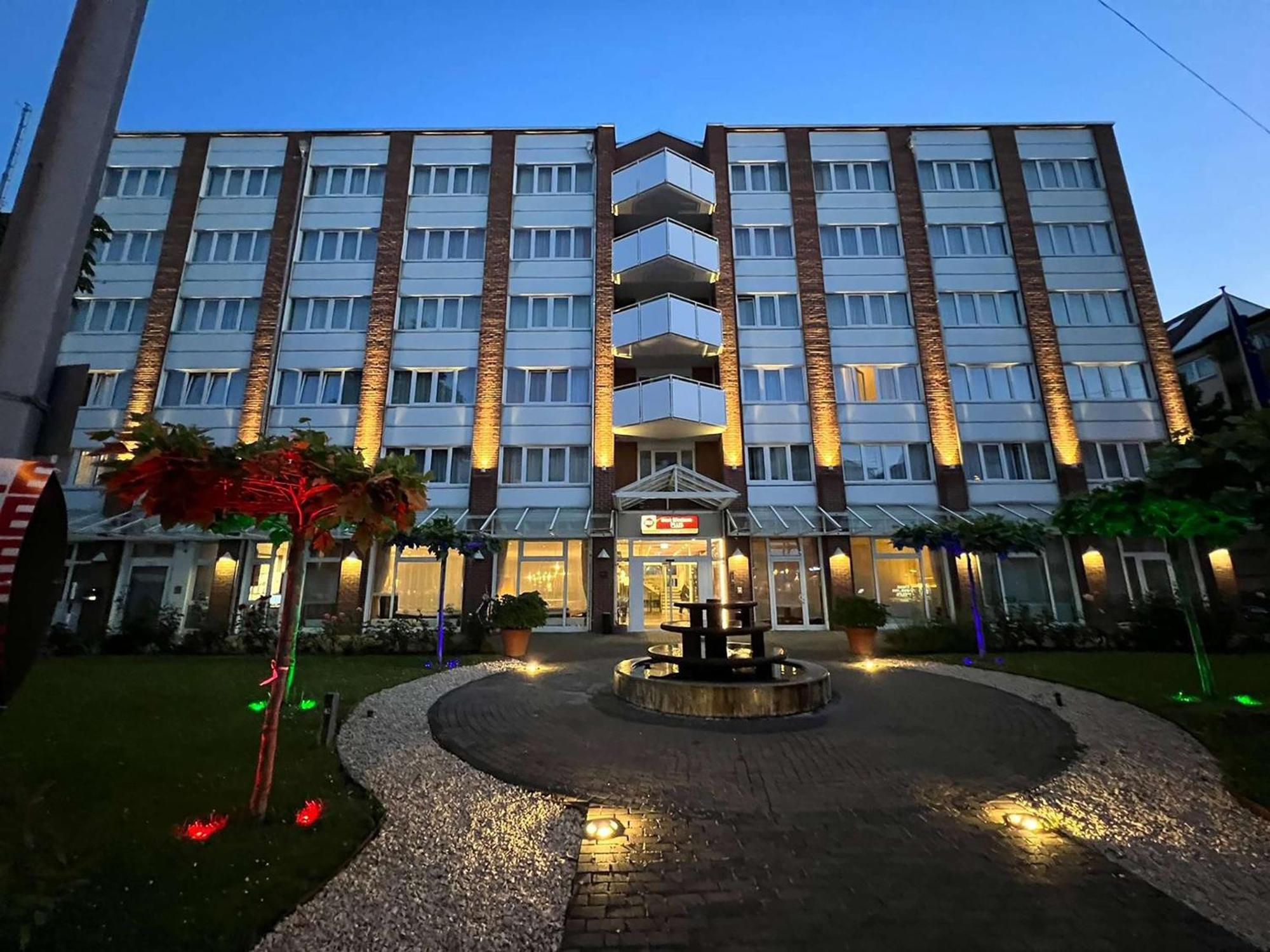 Western Delta Park 4*