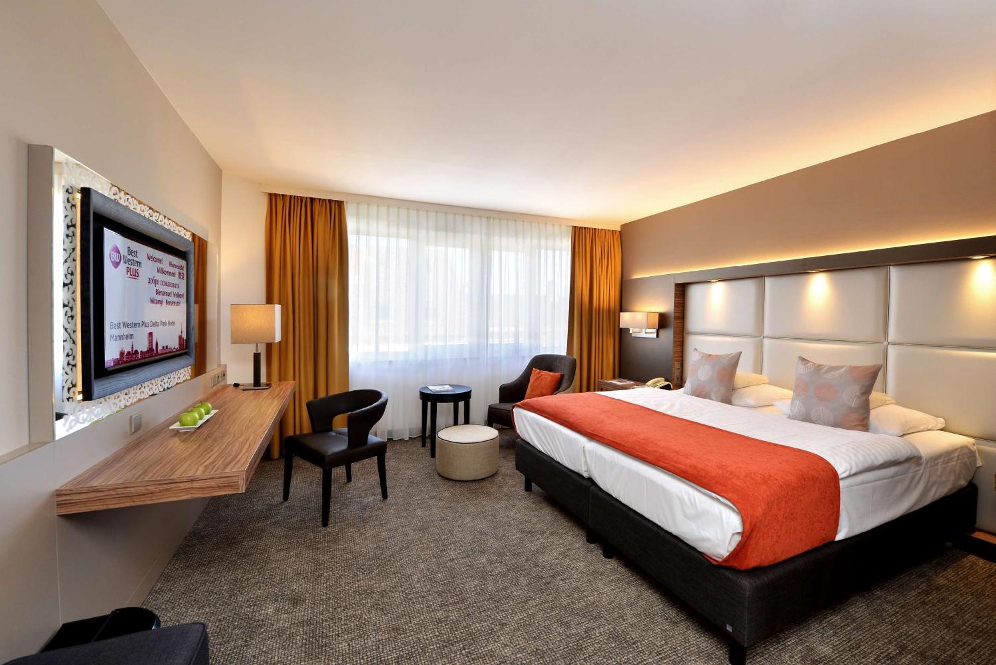 Hotel Western Delta Park 4*