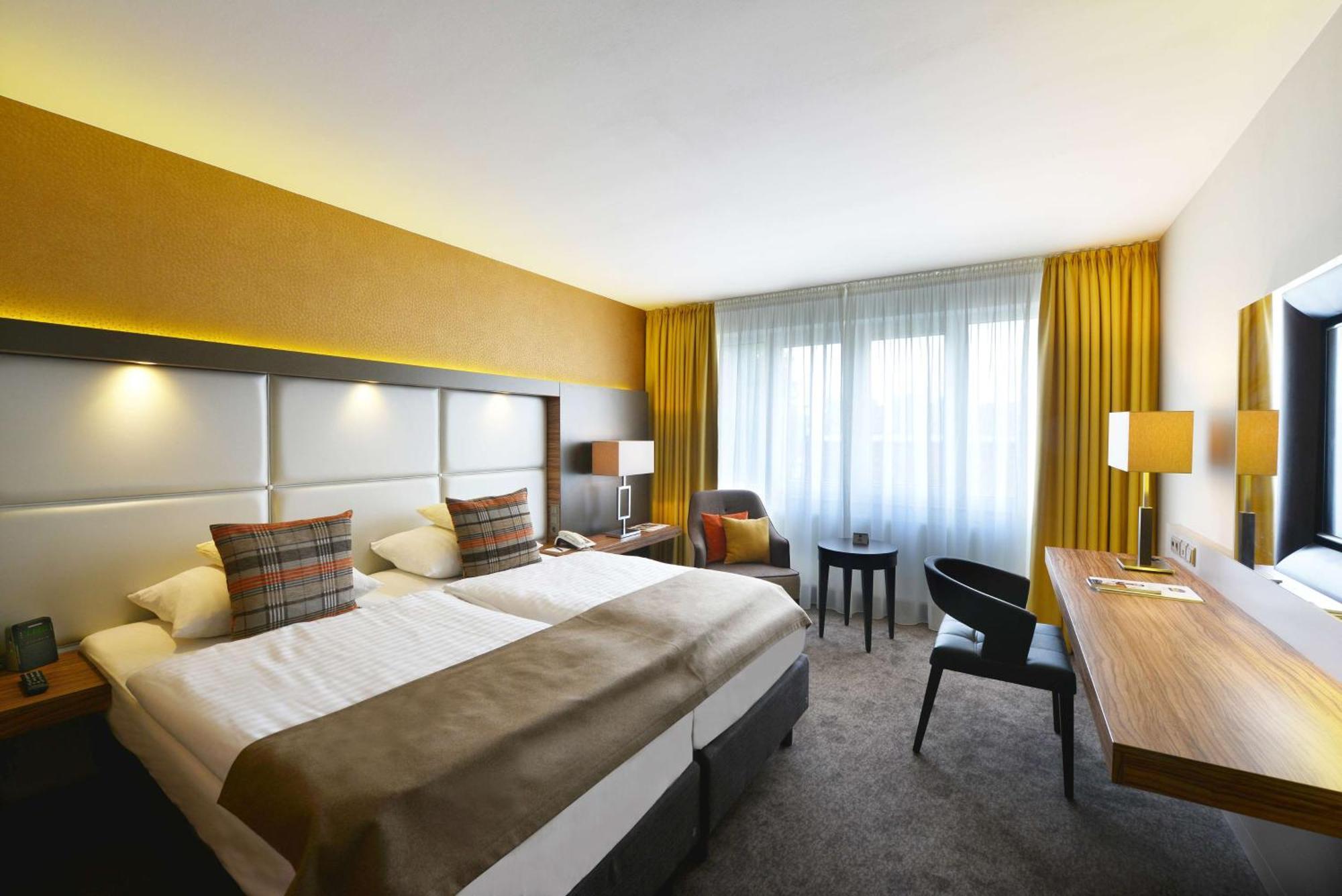 Western Delta Park Hotel 4*